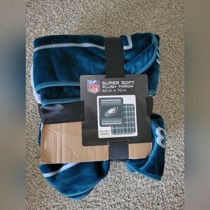 Philadelphia Eagles Super Soft Plush Throw Blanket